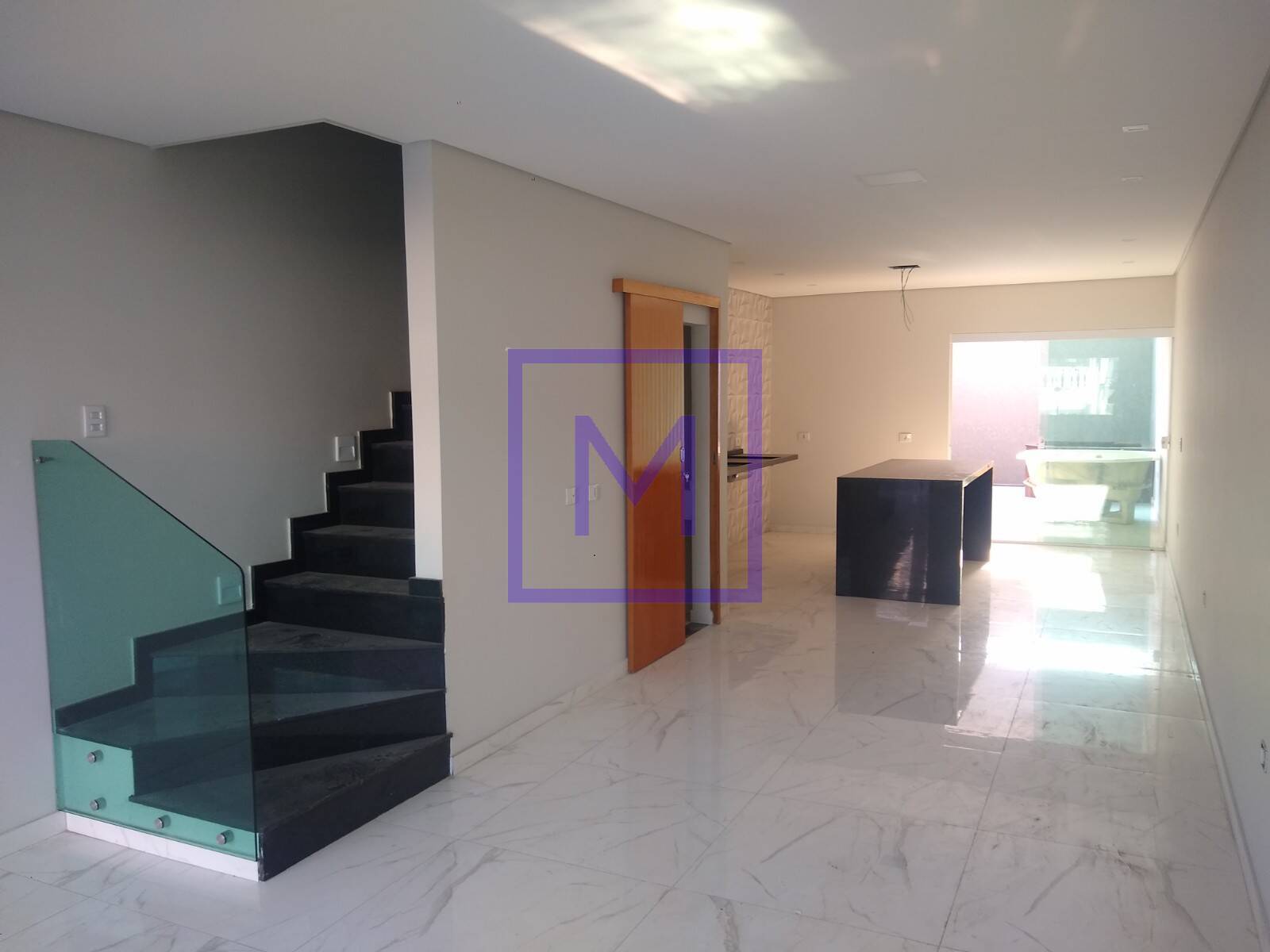 Casa à venda com 3 quartos, 220m² - Foto 1