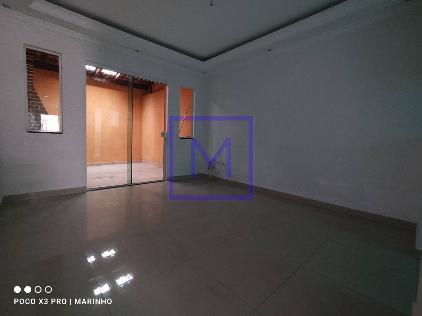 Casa à venda com 3 quartos, 100m² - Foto 1